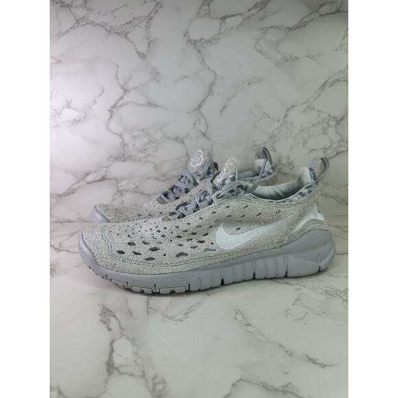 Nike Free Run Trail Running Shoes Neutral Grey White CW5814-002 Size 8 - Picture 2 of 5